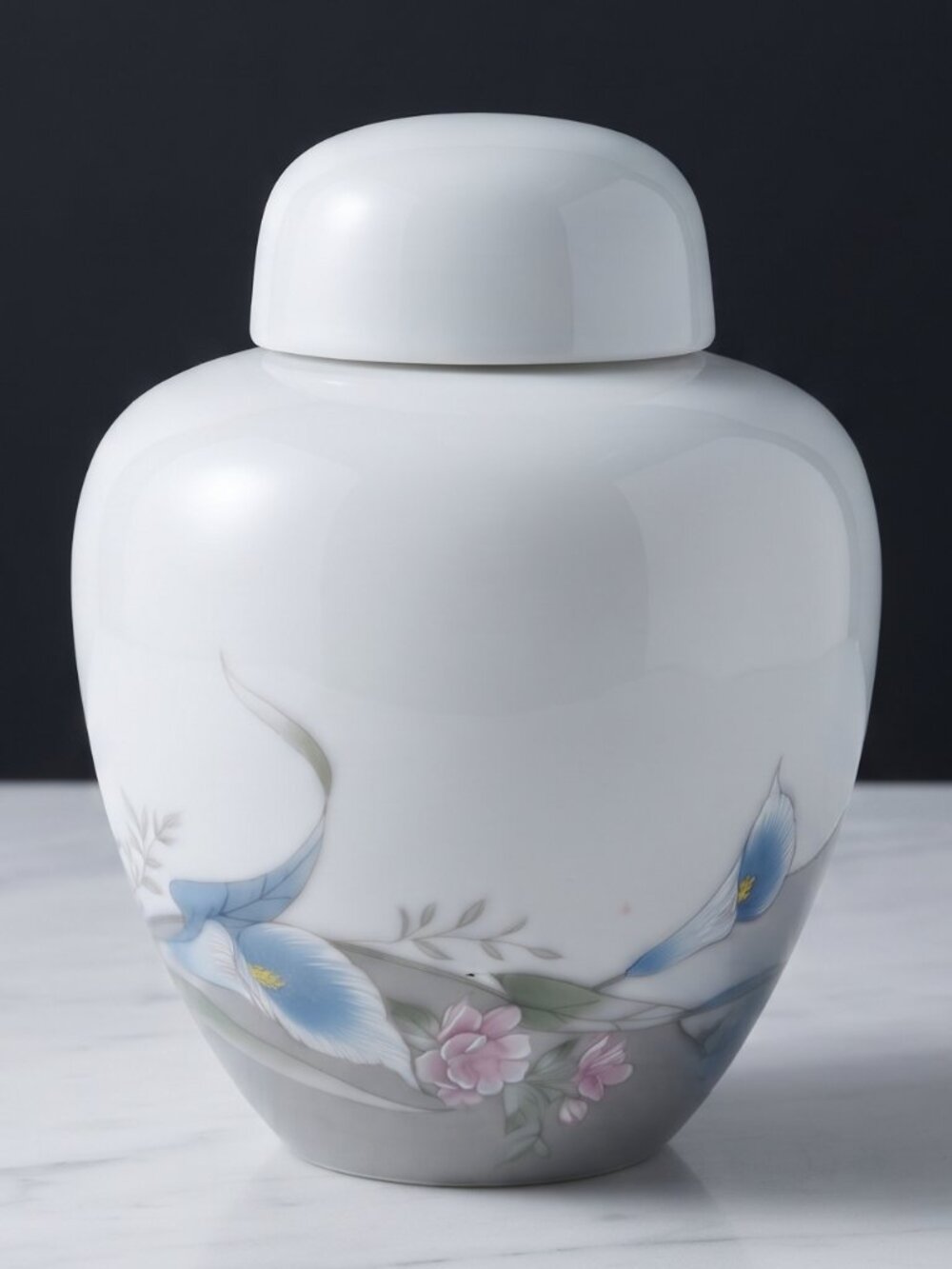 Vintage Russ Berrie Porcelain Ginger Jar Floral Vase 5” collector Made in Japan